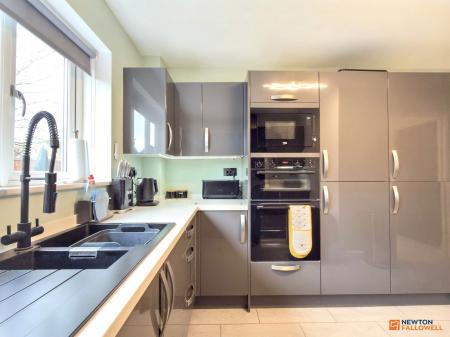 4 bedroom Detached house for sale in Snipe Close, Hugglescote, LE67