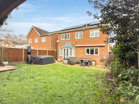 4 bedroom Detached house for sale in Snipe Close, Hugglescote, LE67