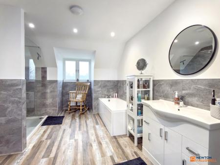 4 bedroom Detached house for sale in Three Waters View, Whitwick, LE67