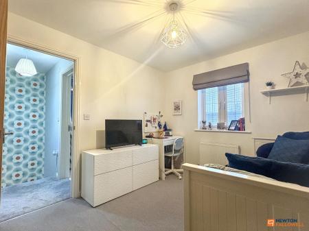 4 bedroom Semi-detached house for sale in Discovery Close, Coalville, LE67