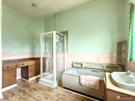 2 bedroom Terraced House for sale in Belvoir Road, Coalville, LE67