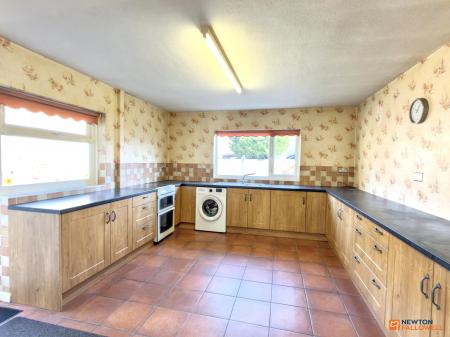 2 bedroom Terraced House for sale in Belvoir Road, Coalville, LE67