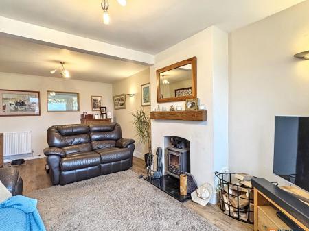 3 bedroom Detached house for sale in Claremont Drive, Ravenstone, LE67