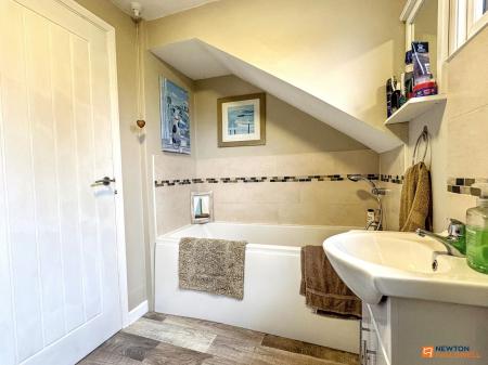 3 bedroom Detached house for sale in Claremont Drive, Ravenstone, LE67
