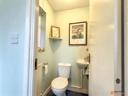 4 bedroom Detached house for sale in Cavendish Crescent, Hugglescote, LE67