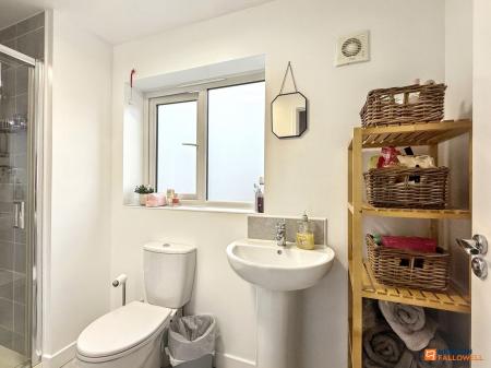 5 bedroom Detached house for sale in Cave Crescent, Coalville, LE67