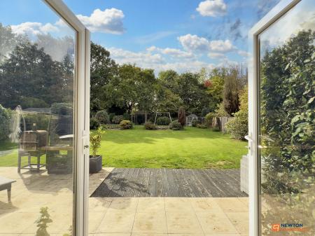 5 bedroom Detached house for sale in Abbotts Oak Drive, Coalville, LE67