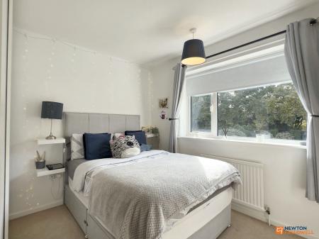 5 bedroom Detached house for sale in Abbotts Oak Drive, Coalville, LE67
