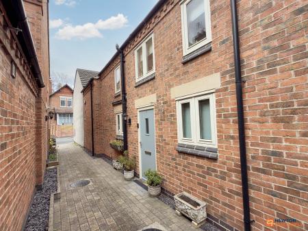 3 bedroom Semi-detached house for sale in Cademan Street, Whitwick, LE67