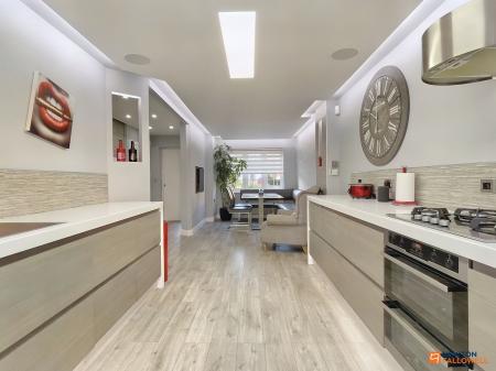 4 bedroom Detached house for sale in Long Lane, Coalville, LE67