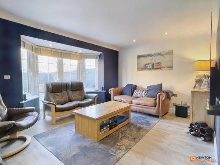 4 bedroom Detached house for sale in Long Lane, Coalville, LE67