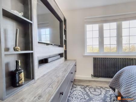4 bedroom Detached house for sale in Long Lane, Coalville, LE67