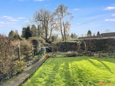 4 bedroom Detached house for sale in Meadow Lane, Coalville, LE67