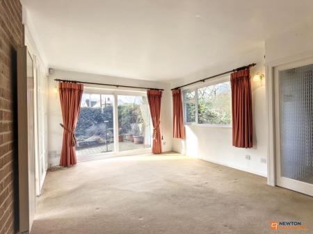 4 bedroom Detached house for sale in Meadow Lane, Coalville, LE67