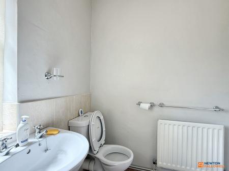 2 bedroom Terraced House for sale in London Road, Coalville, LE67