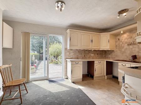 2 bedroom Terraced House for sale in London Road, Coalville, LE67