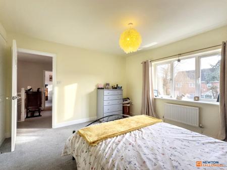 4 bedroom Detached house for sale in Buckingham Road, Coalville, LE67