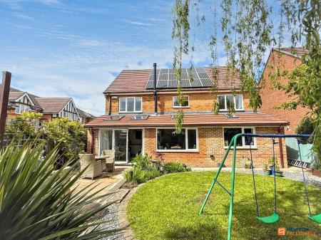 4 bedroom Detached house for sale in Buckingham Road, Coalville, LE67