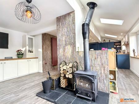 4 bedroom Detached house for sale in Buckingham Road, Coalville, LE67
