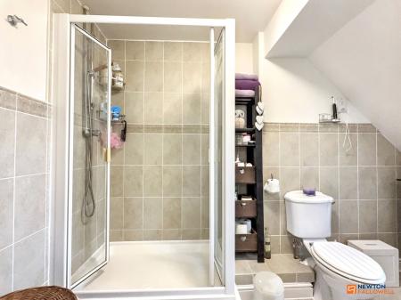 4 bedroom Detached house for sale in Buckingham Road, Coalville, LE67