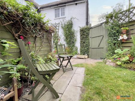 3 bedroom Semi-detached house for sale in Cross Green, Rothley, LE7