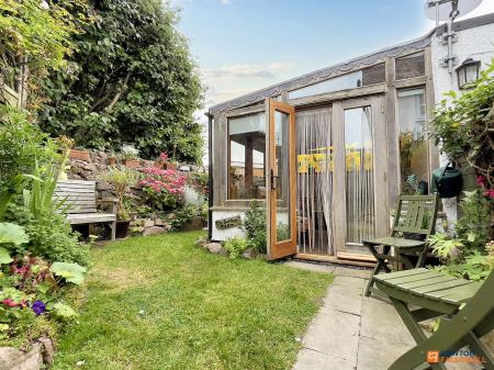 3 bedroom Semi-detached house for sale in Cross Green, Rothley, LE7