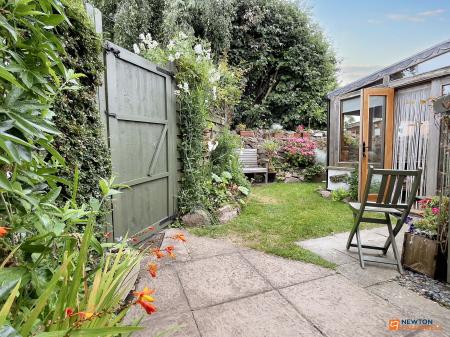 3 bedroom Semi-detached house for sale in Cross Green, Rothley, LE7