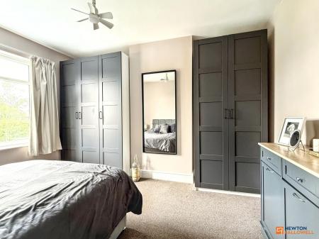 4 bedroom Semi-detached house for sale in Greenhill Road, Coalville, LE67