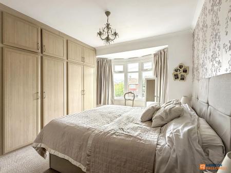 4 bedroom Semi-detached house for sale in Greenhill Road, Coalville, LE67