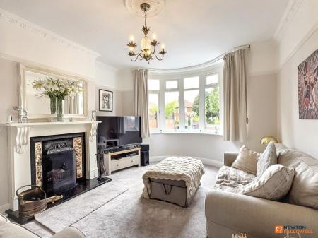 4 bedroom Semi-detached house for sale in Greenhill Road, Coalville, LE67