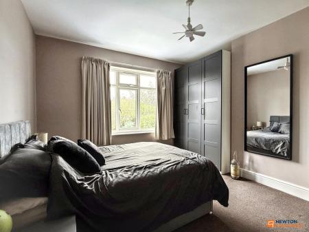 4 bedroom Semi-detached house for sale in Greenhill Road, Coalville, LE67