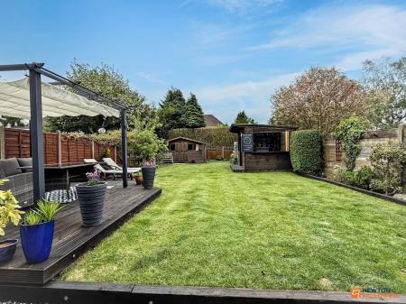 4 bedroom Semi-detached house for sale in Greenhill Road, Coalville, LE67