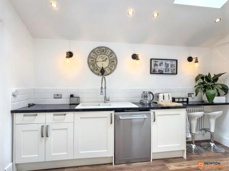4 bedroom Semi-detached house for sale in Greenhill Road, Coalville, LE67