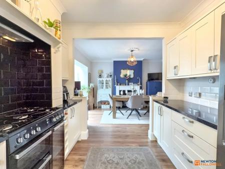 4 bedroom Semi-detached house for sale in Greenhill Road, Coalville, LE67