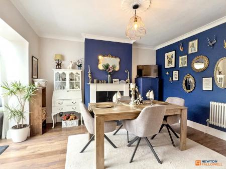 4 bedroom Semi-detached house for sale in Greenhill Road, Coalville, LE67