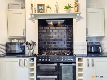 4 bedroom Semi-detached house for sale in Greenhill Road, Coalville, LE67