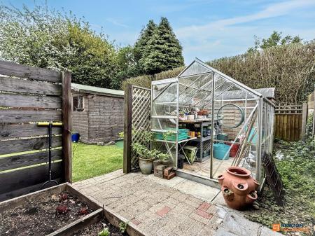 4 bedroom Semi-detached house for sale in Greenhill Road, Coalville, LE67