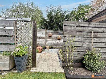 4 bedroom Semi-detached house for sale in Greenhill Road, Coalville, LE67