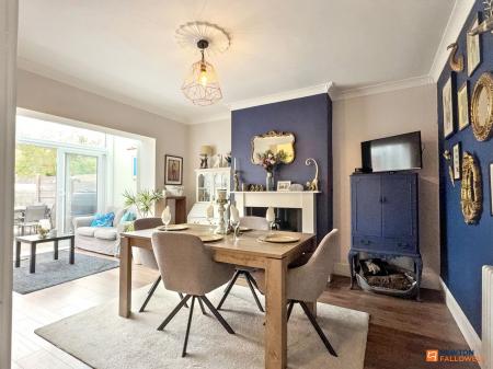 4 bedroom Semi-detached house for sale in Greenhill Road, Coalville, LE67