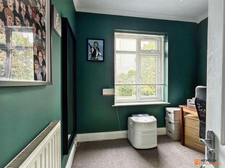 4 bedroom Semi-detached house for sale in Greenhill Road, Coalville, LE67