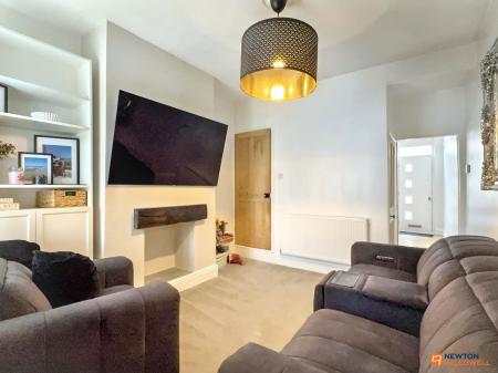 2 bedroom Terraced House for sale in Fairfield Road, Hugglescote, LE67