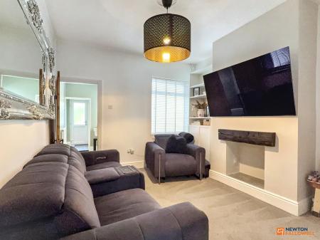 2 bedroom Terraced House for sale in Fairfield Road, Hugglescote, LE67