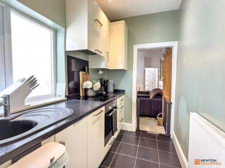 2 bedroom Terraced House for sale in Fairfield Road, Hugglescote, LE67
