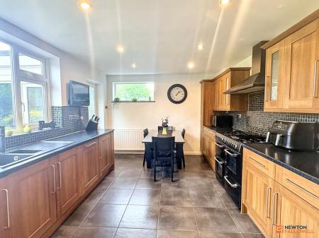 4 bedroom Detached house for sale in North Street, Whitwick, LE67