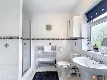4 bedroom Detached house for sale in North Street, Whitwick, LE67