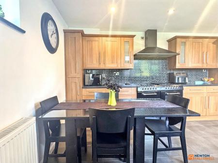 4 bedroom Detached house for sale in North Street, Whitwick, LE67
