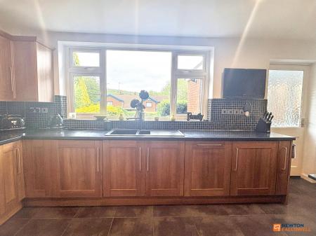 4 bedroom Detached house for sale in North Street, Whitwick, LE67