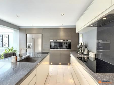 4 bedroom Detached house for sale in Merganser Way, Coalville, LE67