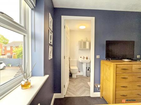 4 bedroom Detached house for sale in Merganser Way, Coalville, LE67