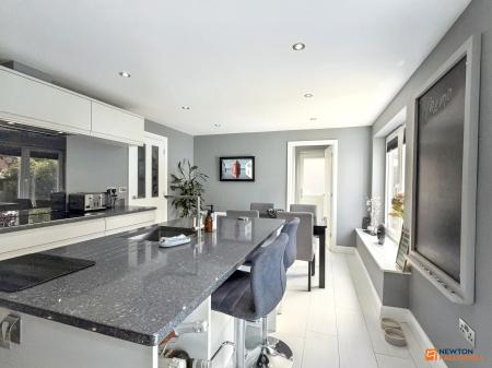 4 bedroom Detached house for sale in Merganser Way, Coalville, LE67